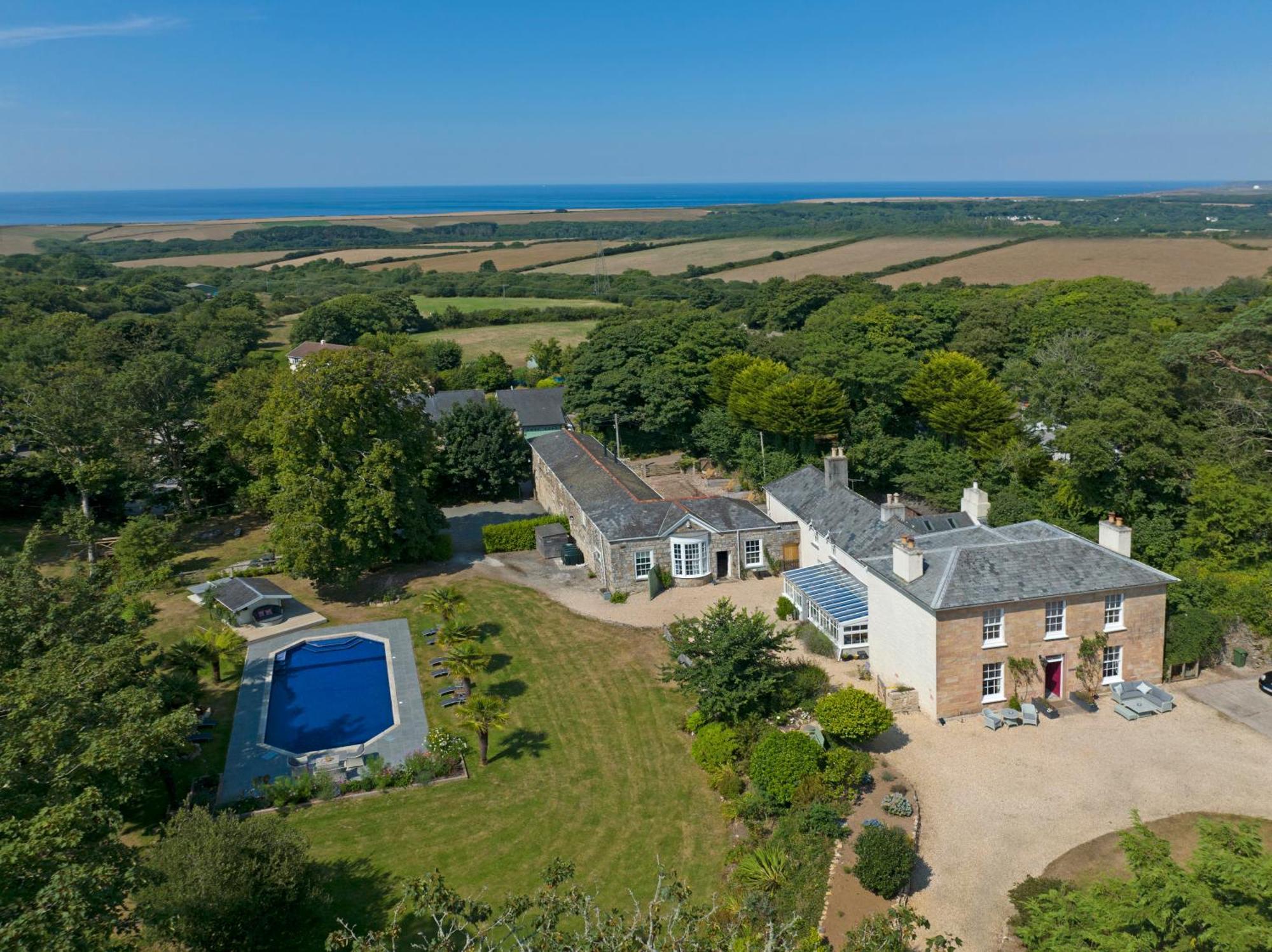 Red River Stables - Peaceful, Beautiful Grounds, Swimming Pool, Central Location For West Cornwall Camborne Zewnętrze zdjęcie
